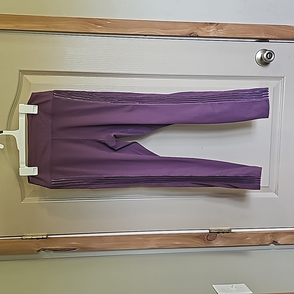 PINK by Victoria's Secret ultimate leggings size Medium in purple - Picture 1 of 5